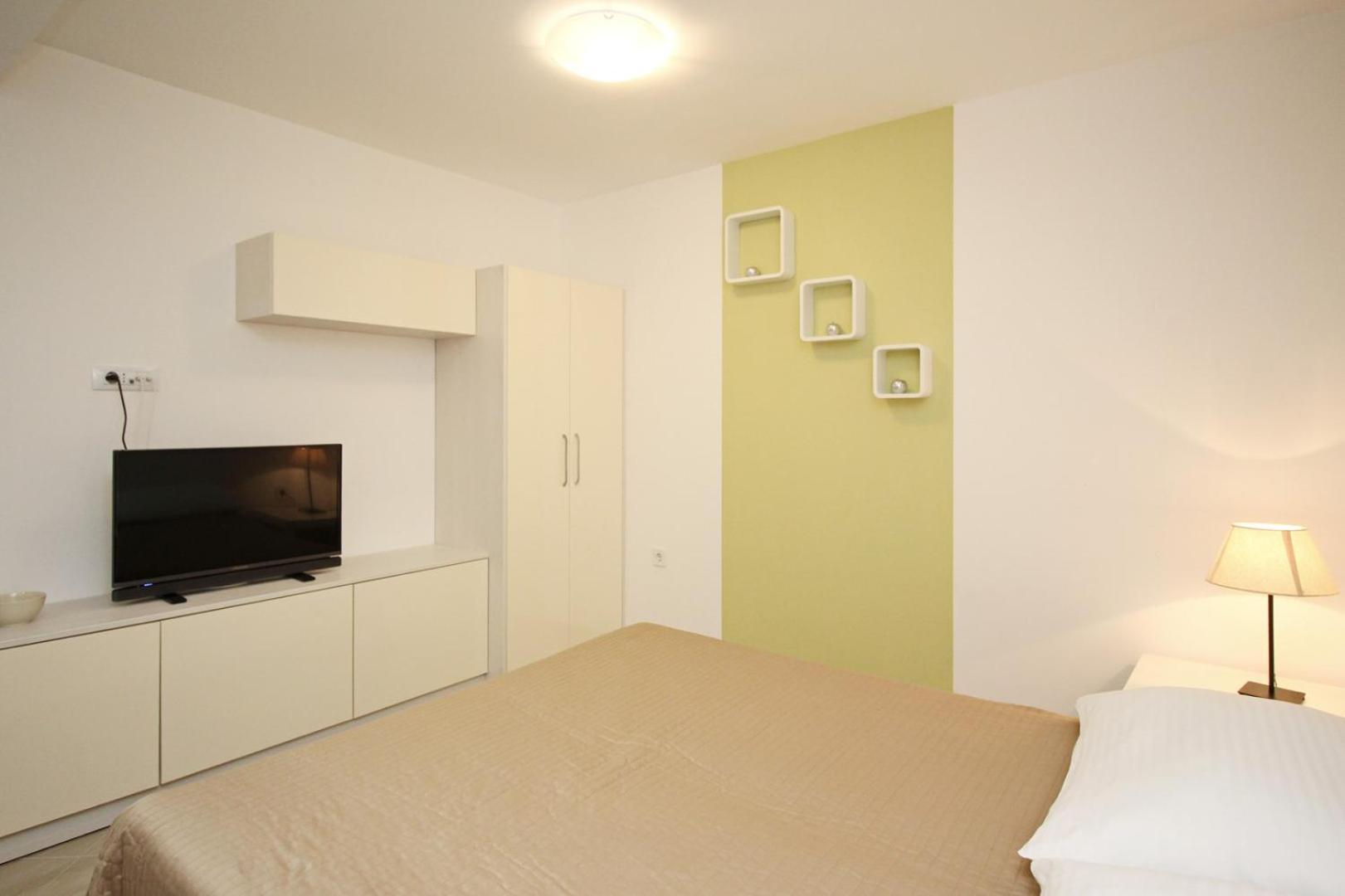 House Gorica 2 - Underground Level 4* Baska (Krk)